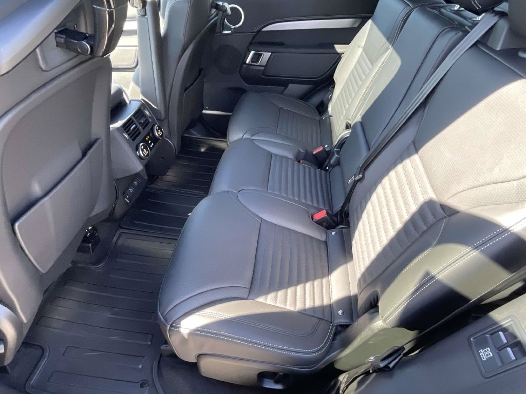 New 2026 Land Rover Discovery Limited Edition AWD/4WD image 12