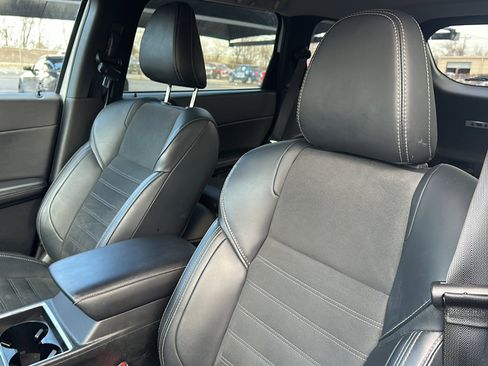 Used 2024 Mitsubishi Outlander SE image 14