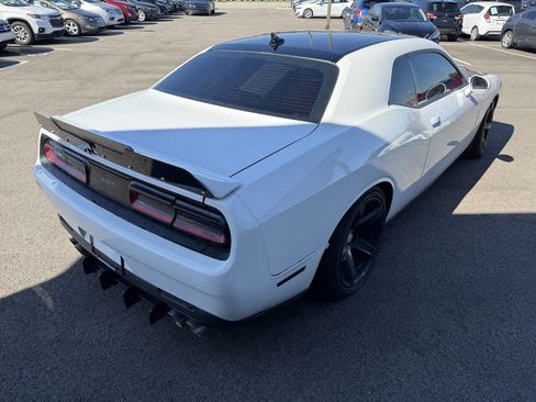 Used 2015 Dodge Challenger SRT w/ Technology Group image 7