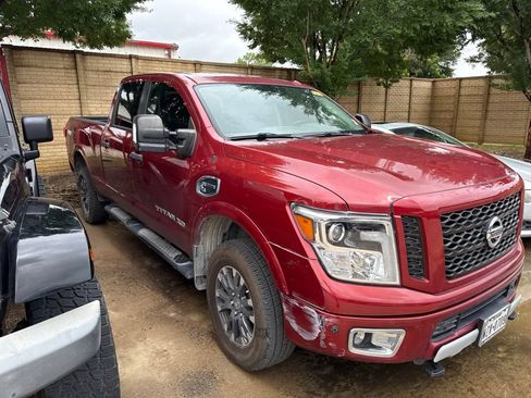 Used 2018 Nissan Titan PRO-4X w/ Pro-4x Convenience Package AWD/4WD image 7