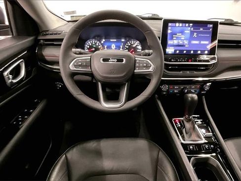 Used 2022 Jeep Compass Trailhawk image 5