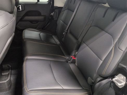 Used 2025 Jeep Wrangler Sahara w/ Safety Group image 20