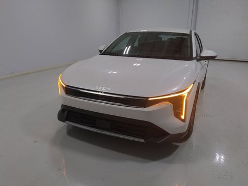 Used 2025 Kia K4 EX FWD image 15