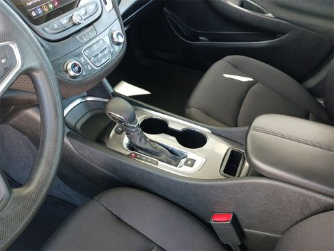 Used 2024 Chevrolet Malibu LT image 11