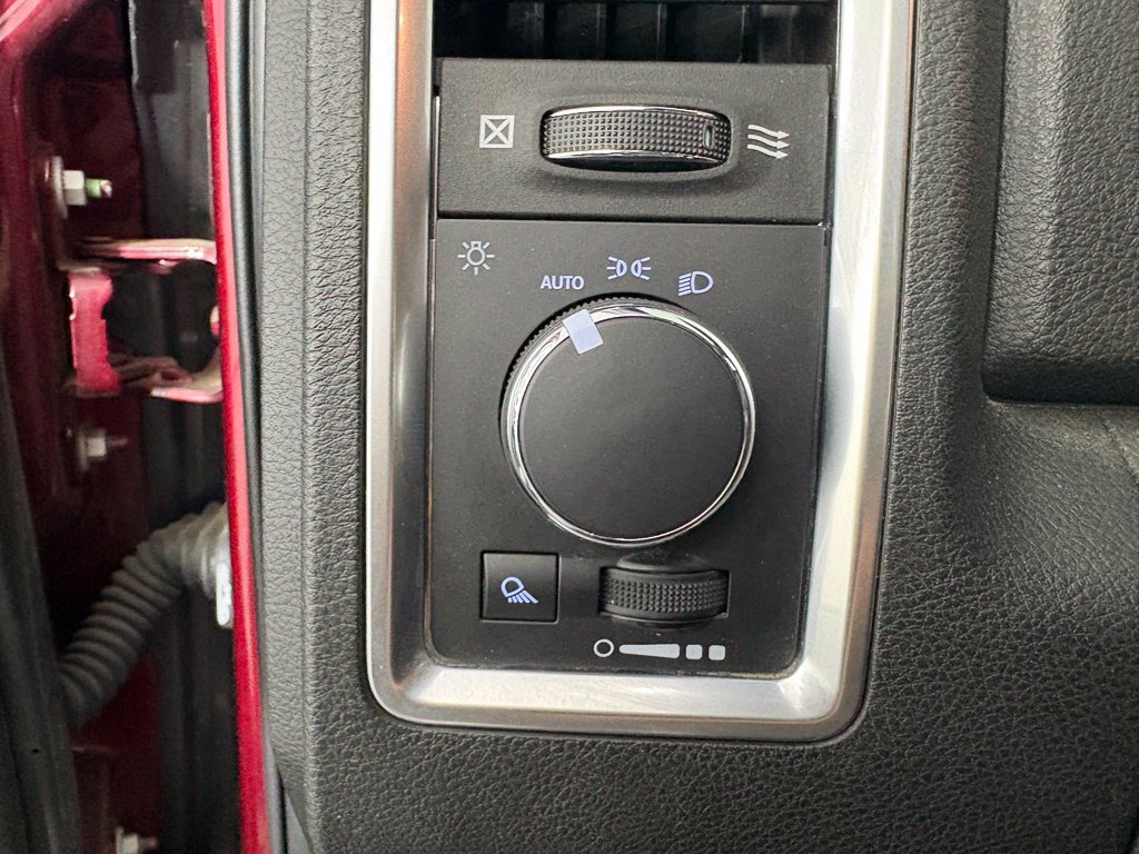 Used 2022 RAM 1500 Warlock AWD/4WD image 19