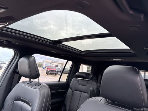 New 2025 Jeep Grand Cherokee L Limited image 11