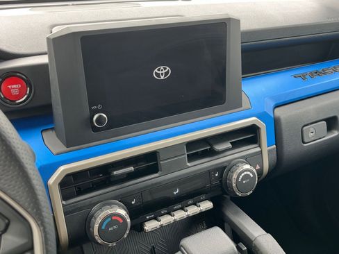 Used 2025 Toyota Tacoma TRD Off-Road image 20