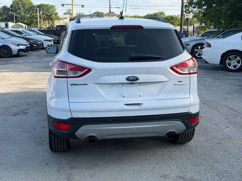 Used 2016 Ford Escape SE w/ Equipment Group 201A FWD image 9