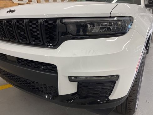New 2025 Jeep Grand Cherokee L Limited w/ Black Appearance Package image 11