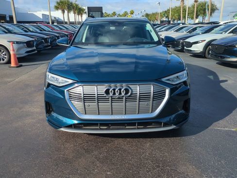 Used 2019 Audi e-tron Prestige w/ Prestige Package image 7