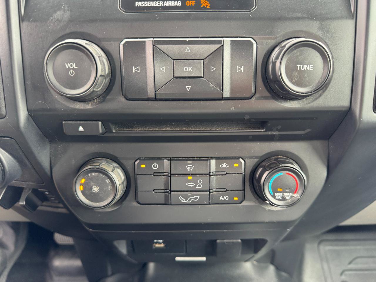 Used 2017 Ford F150 XL w/ Equipment Group 101A Mid RWD image 31