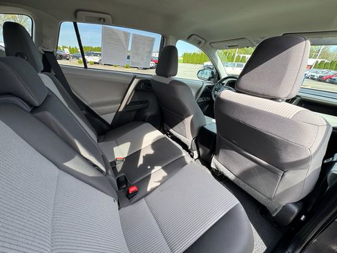 Used 2013 Toyota RAV4 LE image 13