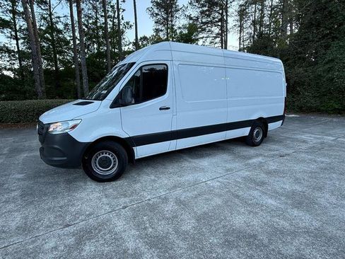 Used 2021 Mercedes-Benz Sprinter 2500 image 8