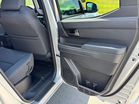 Used 2025 Toyota Tacoma SR5 AWD/4WD image 24