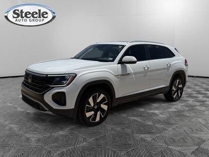 Used 2024 Volkswagen Atlas Cross Sport SE w/ Panoramic Sunroof Package