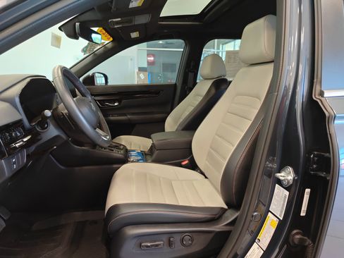 Used 2025 Honda CR-V Sport Touring image 11