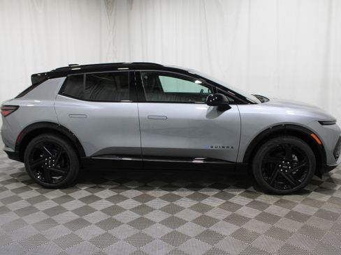 New 2026 Chevrolet Equinox EV RS image 33