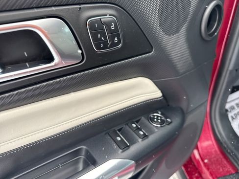 Used 2025 Ford Mustang Premium image 21