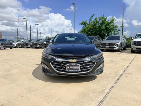 Used 2023 Chevrolet Malibu LT FWD image 2