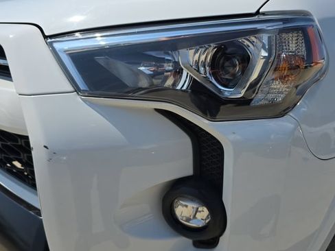 Used 2021 Toyota 4Runner Venture w/ Moonroof Package AWD/4WD image 34