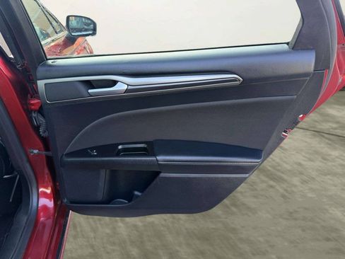 Used 2017 Ford Fusion SE w/ Equipment Group 201A FWD image 21