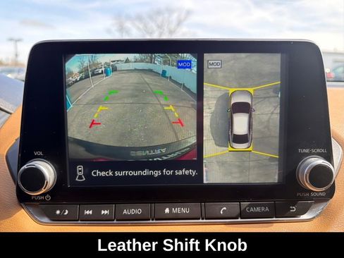 Used 2024 Nissan Sentra SV w/ SV Premium Package image 24