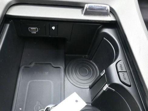 Used 2022 Hyundai Palisade Limited w/ Winter Package image 20