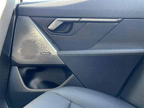 Certified 2025 BMW i5 xDrive40 w/ Premium Package image 40