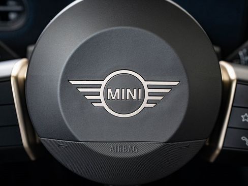 Certified 2025 MINI Cooper S image 25