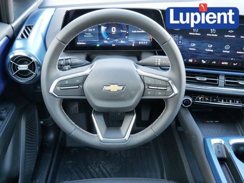 New 2026 Chevrolet Equinox EV LT image 17