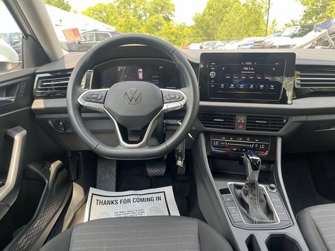 Certified 2025 Volkswagen Jetta S FWD image 20