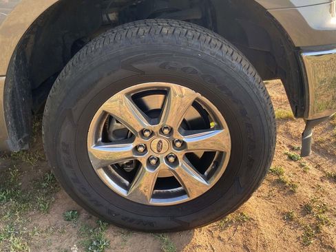 Used 2018 Ford F150 XLT w/ Equipment Group 302A Luxury AWD/4WD image 8
