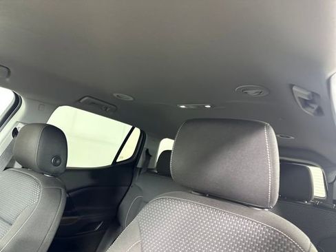 Used 2023 GMC Acadia SLE w/ Driver Convenience Package image 12