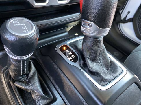 Certified 2025 Jeep Wrangler Unlimited Sahara AWD/4WD image 16