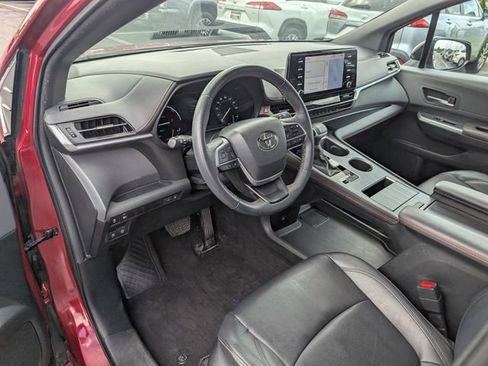 Used 2024 Toyota Sienna XSE AWD/4WD image 10