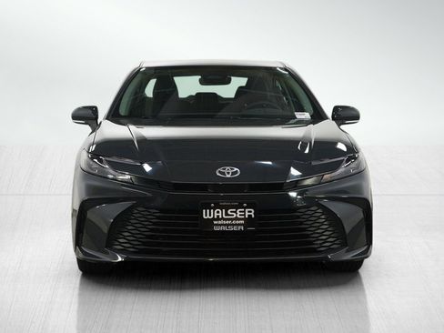 Used 2025 Toyota Camry LE image 8