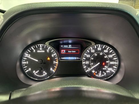 Used 2020 Nissan Pathfinder SL AWD/4WD image 14