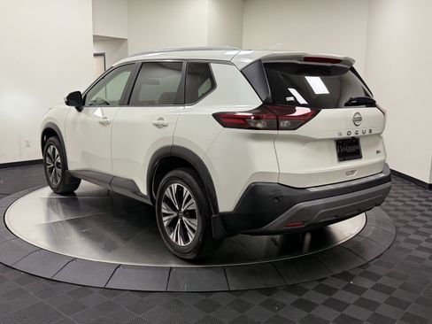 Used 2023 Nissan Rogue SV w/ SV Premium B Package FWD image 5