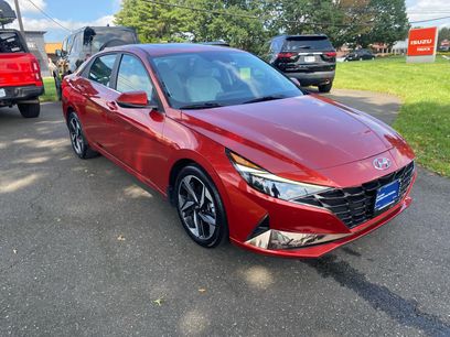 Certified 2022 Hyundai Elantra Limited w/ Preferred Accessory Package