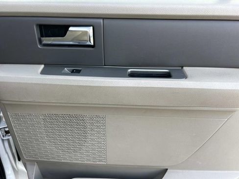 Used 2011 Ford Expedition EL XLT image 24