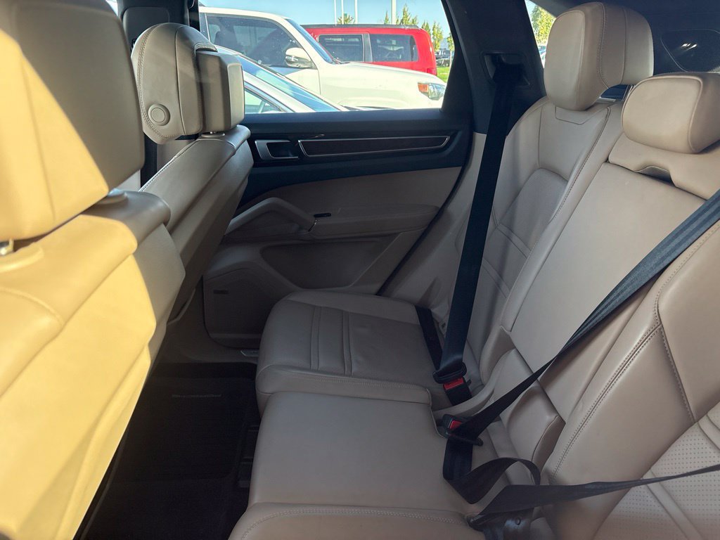 Used 2019 Porsche Cayenne AWD/4WD image 18