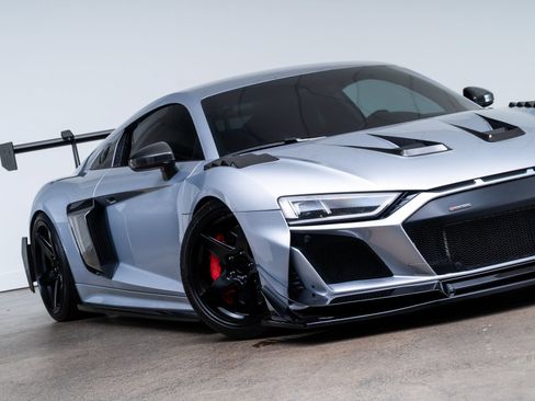 Used 2017 Audi R8 V10 AWD/4WD image 2