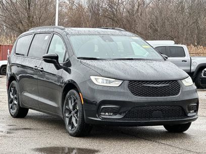 New 2026 Chrysler Pacifica Limited