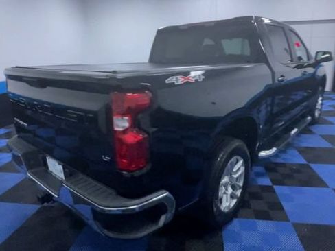 Used 2023 Chevrolet Silverado 1500 LT AWD/4WD image 8