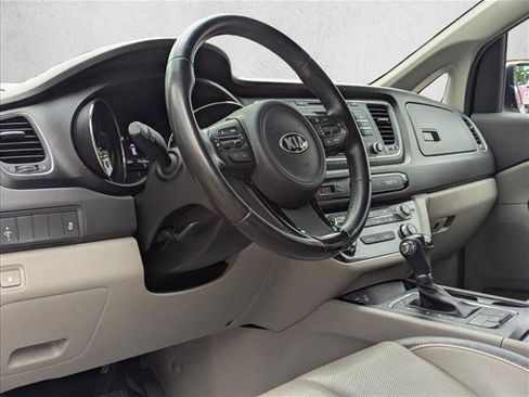 Used 2016 Kia Sedona LX w/ LX Essentials Premium Package FWD image 10
