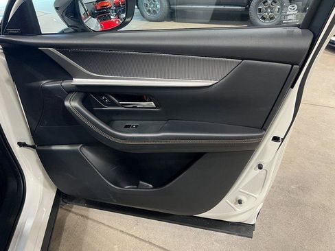 Used 2025 MAZDA CX-70 Plug-In Hybrid w/ Premium Pkg image 40