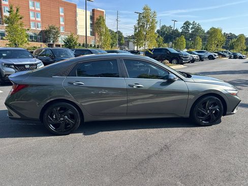 Used 2026 Hyundai Elantra SEL Sport Premium FWD image 8
