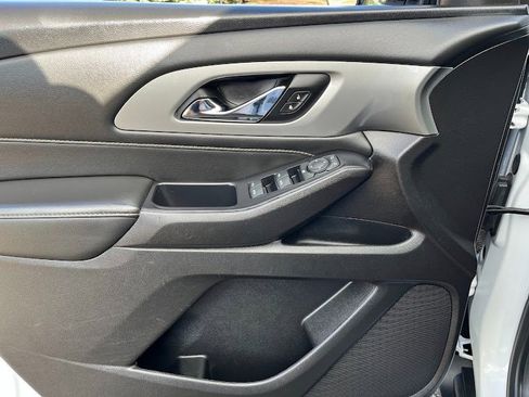 Used 2020 Chevrolet Traverse LS image 6