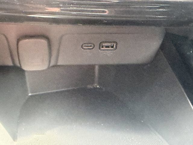 Used 2025 Chevrolet Trax RS w/ Driver Confidence Package FWD image 25