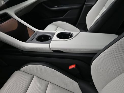 New 2026 Porsche Taycan image 22